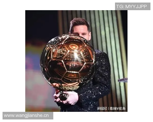 登贝莱荣归故里为家乡埃夫勒捧回金球奖杯引发热烈庆祝