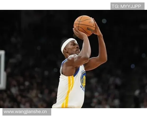 维金斯盛赞鲍威尔展现统治力称其为非凡天才球员的典范